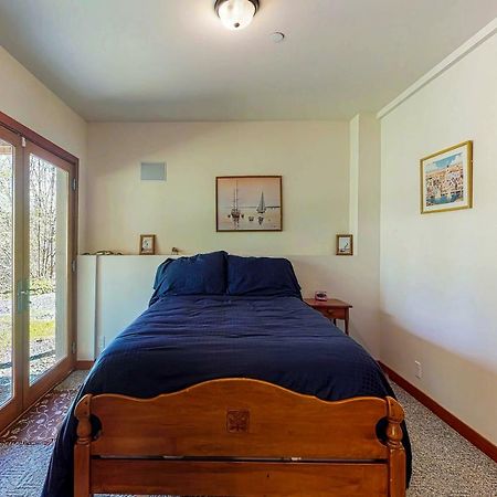 Woodland Hideaway In The Hills Villa Lake Stevens Екстериор снимка