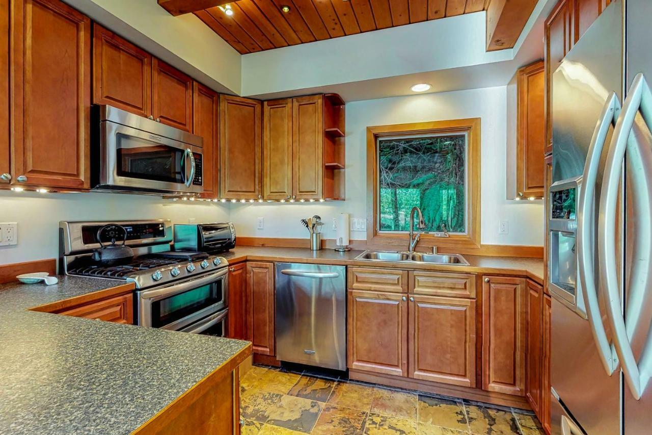 Woodland Hideaway In The Hills Villa Lake Stevens Екстериор снимка